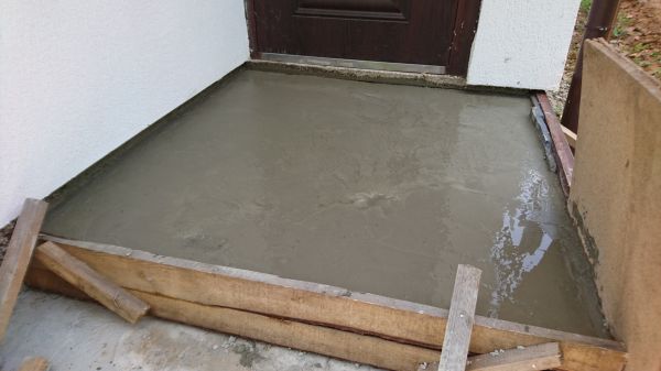 Entryway Concrete Repair Service